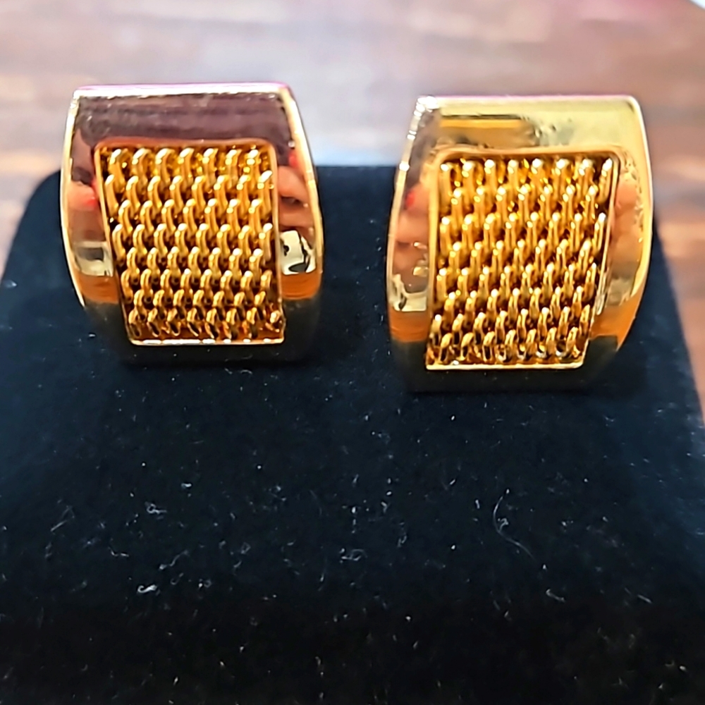 NAPIER VINTAGE‎ GOLD MESH SCREW BACK EARRINGS